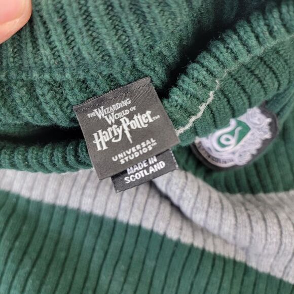 Wizarding World Harry Potter Slytherin Sweater Scotland Large Universal Studios - Picture 8 of 10